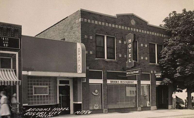 Brooks Hotel - Vintage Postcard